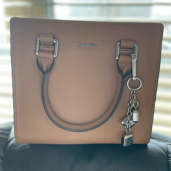 Tan Calvin Klein purse - Picture 1 of 2